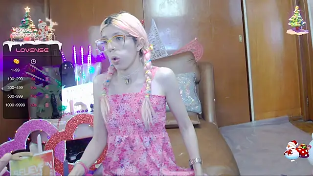 Snapshot of Skinygirl chatting on February 2025 01:30:02 AM Skinygirl online show from February 2025 01:30:02 AM