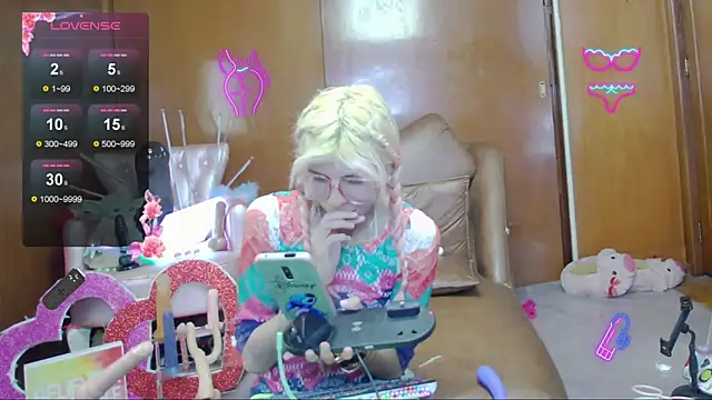 Snapshot of Skinygirl chatting on November 2025 12:22:01 AM Skinygirl online show from November 2025 12:22:01 AM