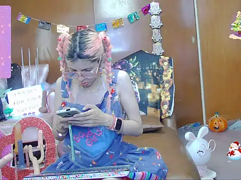 Snapshot of Skinygirl chatting on October 2025 11:03:02 PM Skinygirl online show from October 2025 11:03:02 PM