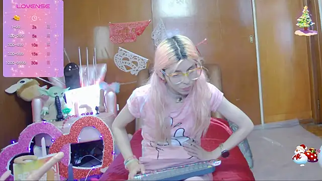 Snapshot of Skinygirl chatting on March 2025 02:41:01 AM Skinygirl online show from March 2025 02:41:01 AM