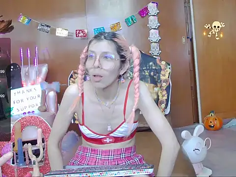 Snapshot of Skinygirl chatting on November 2025 08:03:02 PM Skinygirl online show from November 2025 08:03:02 PM