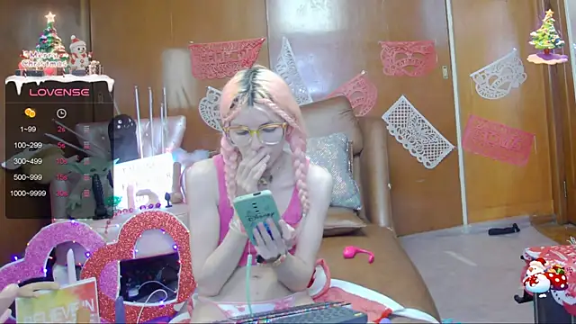 Snapshot of Skinygirl chatting on February 2025 05:51:02 AM Skinygirl online show from February 2025 05:51:02 AM