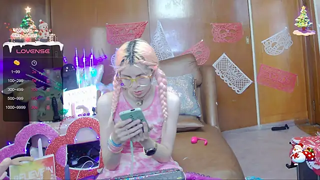 Snapshot of Skinygirl chatting on February 2025 11:42:01 PM Skinygirl online show from February 2025 11:42:01 PM