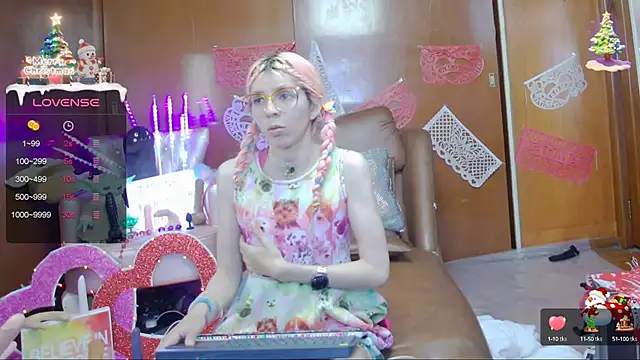 Snapshot of Skinygirl chatting on February 2025 11:54:02 PM Skinygirl online show from February 2025 11:54:02 PM