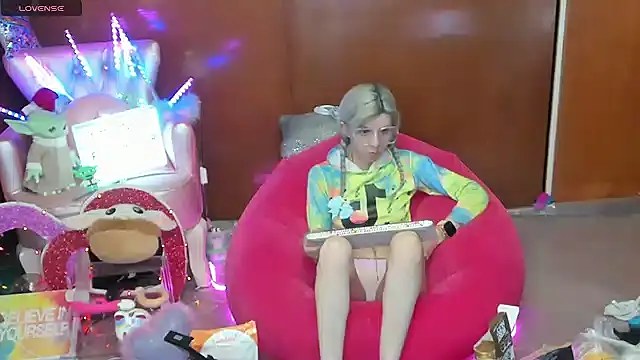 Skinygirl online show from May 2026 11:09:02 PM
