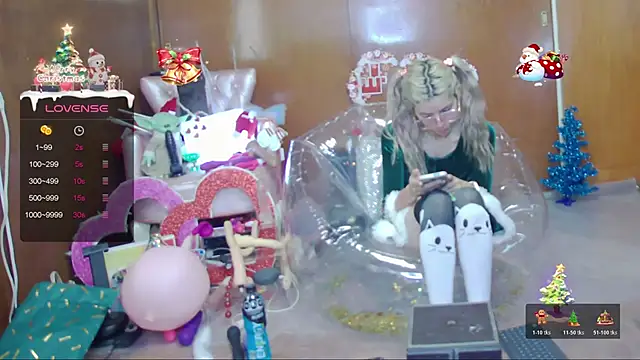 Snapshot of Skinygirl chatting on December 2025 09:20:02 PM Skinygirl online show from December 2025 09:20:02 PM