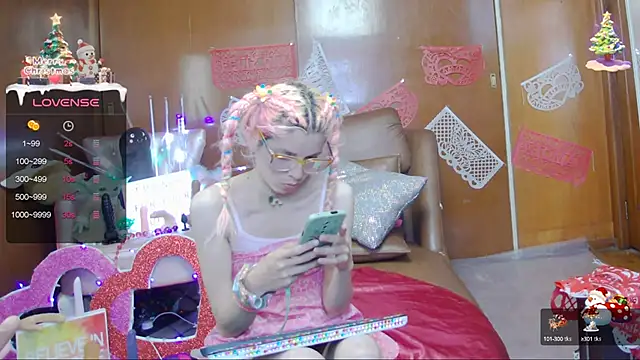 Snapshot of Skinygirl chatting on February 2025 11:06:02 PM Skinygirl online show from February 2025 11:06:02 PM