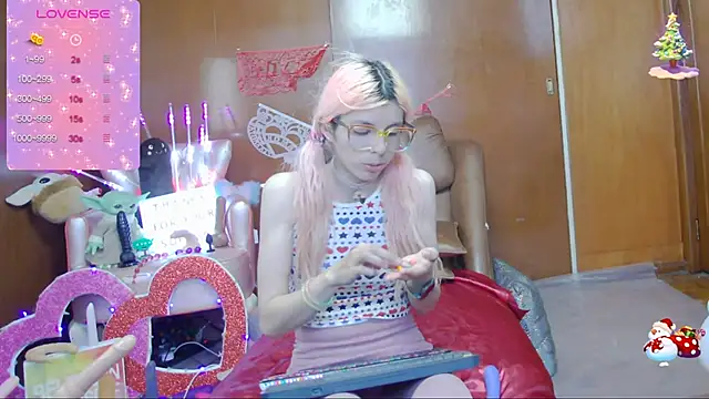 Snapshot of Skinygirl chatting on March 2025 10:42:01 PM Skinygirl online show from March 2025 10:42:01 PM