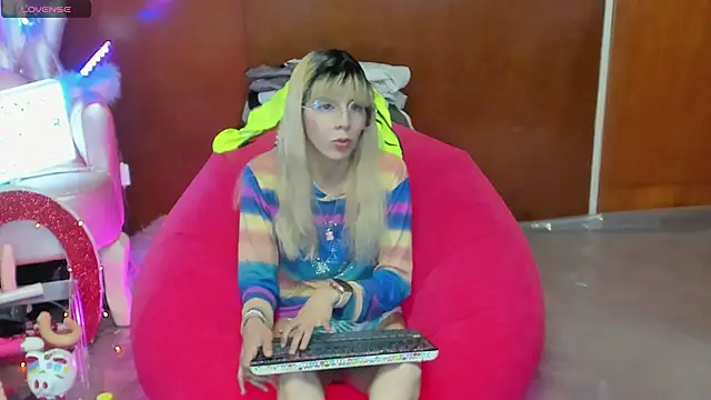 Skinygirl online show from April 2026 01:18:01 AM