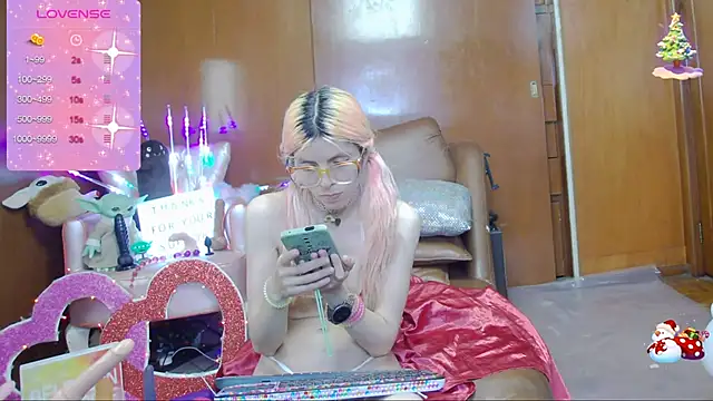 Snapshot of Skinygirl chatting on March 2025 02:01:02 AM Skinygirl online show from March 2025 02:01:02 AM
