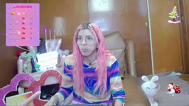 Snapshot of Skinygirl chatting on September 2025 12:57:02 AM Skinygirl online show from September 2025 12:57:02 AM