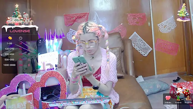 Snapshot of Skinygirl chatting on February 2025 10:41:01 PM Skinygirl online show from February 2025 10:41:01 PM