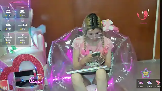 Skinygirl online show from February 2026 12:09:01 AM