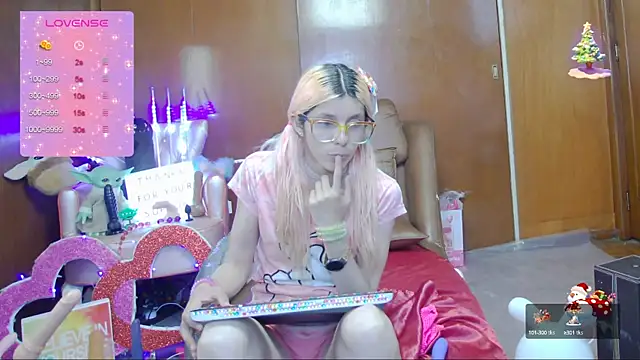 Snapshot of Skinygirl chatting on March 2025 12:29:02 AM Skinygirl online show from March 2025 12:29:02 AM