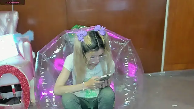 Skinygirl online show from March 2026 11:59:01 PM