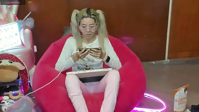 Skinygirl online show from June 2026 12:22:02 AM