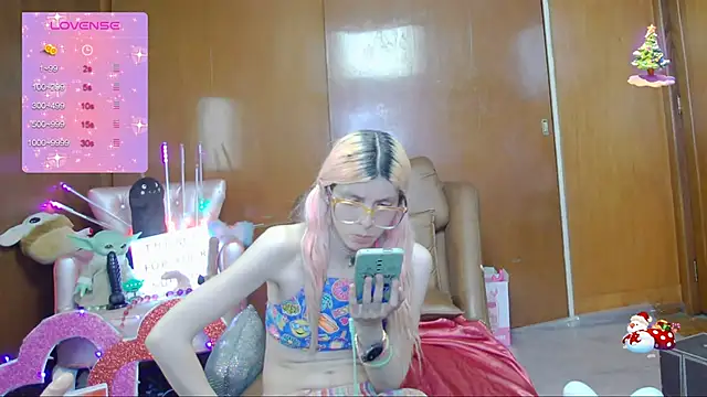 Snapshot of Skinygirl chatting on March 2025 03:57:02 AM Skinygirl online show from March 2025 03:57:02 AM