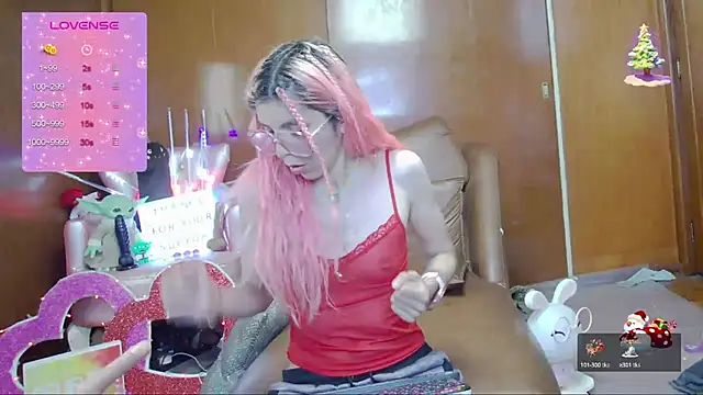 Snapshot of Skinygirl chatting on October 2025 12:33:01 AM Skinygirl online show from October 2025 12:33:01 AM