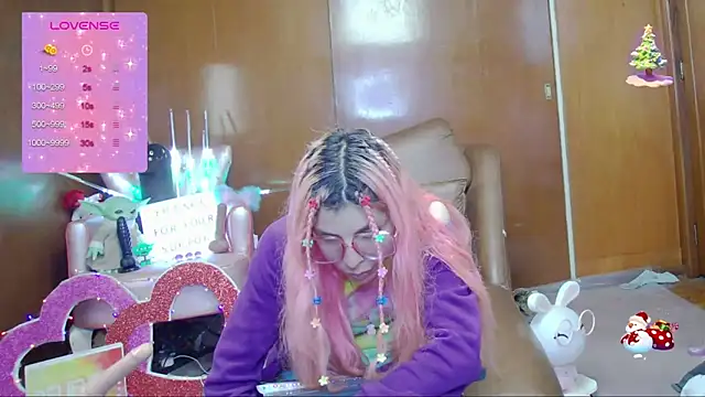 Snapshot of Skinygirl chatting on October 2025 01:39:02 AM Skinygirl online show from October 2025 01:39:02 AM