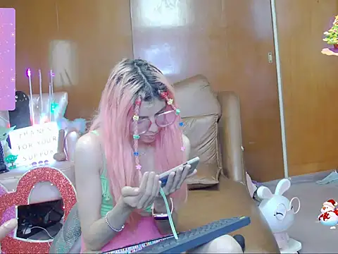 Snapshot of Skinygirl chatting on October 2025 12:09:01 AM Skinygirl online show from October 2025 12:09:01 AM