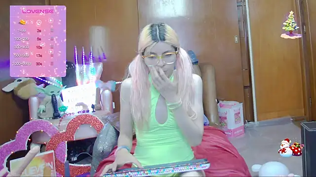 Snapshot of Skinygirl chatting on March 2025 12:49:02 AM Skinygirl online show from March 2025 12:49:02 AM