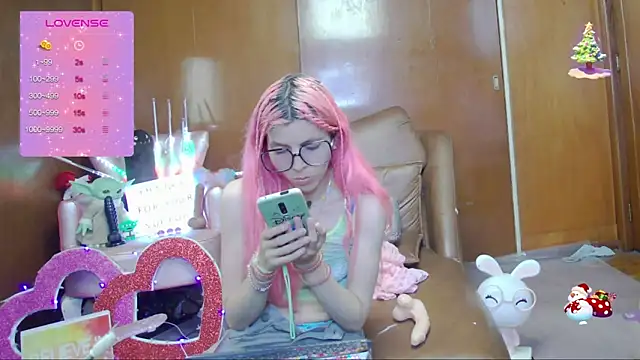 Snapshot of Skinygirl chatting on September 2025 12:31:02 AM Skinygirl online show from September 2025 12:31:02 AM