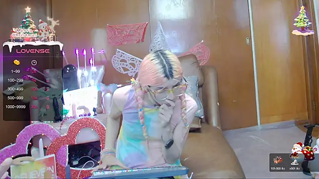 Snapshot of Skinygirl chatting on February 2025 11:32:02 PM Skinygirl online show from February 2025 11:32:02 PM