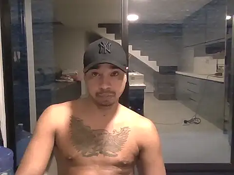 Juninho10c online show from November 2025 04:38:02 AM