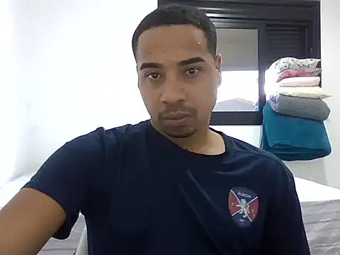 Juninho10c online show from November 2025 04:34:01 PM