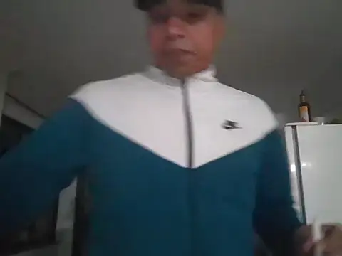 Juninho10c online show from November 2025 12:22:02 AM