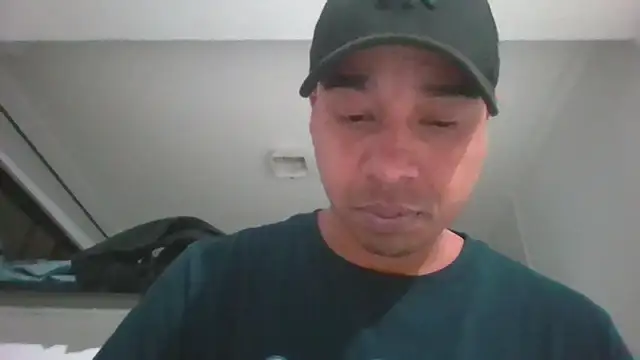 Juninho10c online show from December 2025 04:24:01 AM