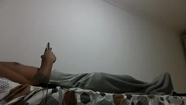 Juninho10c online show from November 2025 02:01:02 AM