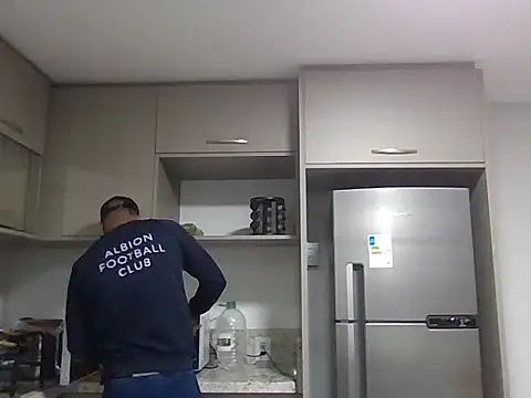 Juninho10c online show from November 2025 12:48:01 AM