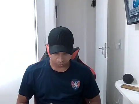 Juninho10c online show from November 2025 01:00:02 PM