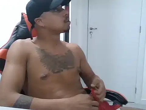 Juninho10c online show from November 2025 01:21:01 AM