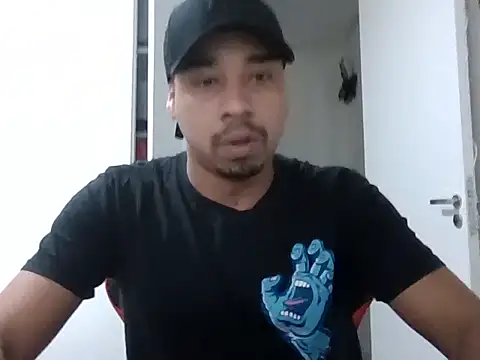 Juninho10c online show from November 2025 04:32:01 PM