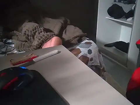 Juninho10c online show from November 2025 01:06:01 AM