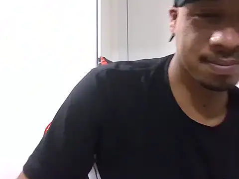 Juninho10c online show from November 2025 12:38:01 AM