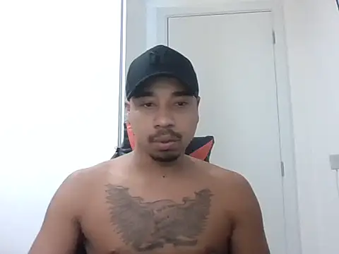 Juninho10c online show from November 2025 12:42:02 PM