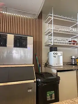 Juninho10c online show from December 2025 06:02:01 PM