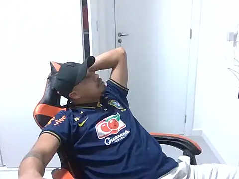 Juninho10c online show from November 2025 03:54:02 AM