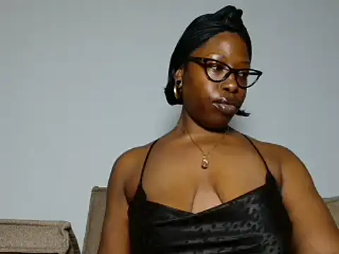 MadamIndigo online show from December 2025 04:59:01 AM