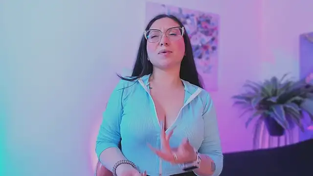 lucy neil online show from December 2025 02:34:02 AM