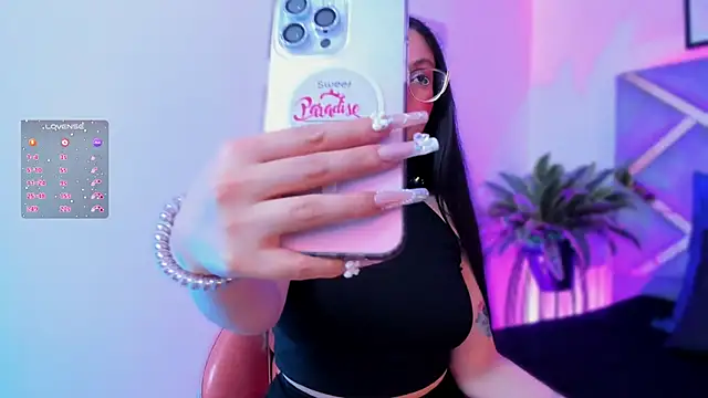 lucy neil online show from November 2025 02:39:02 AM