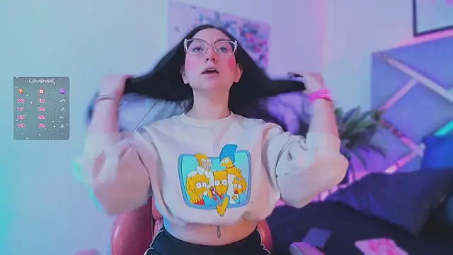 lucy neil online show from November 2025 02:37:01 AM