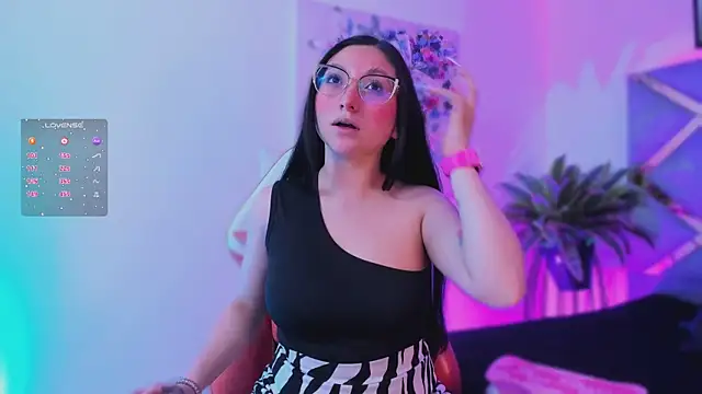 lucy neil online show from November 2025 02:37:01 AM