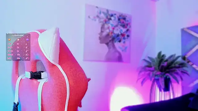 lucy neil online show from November 2025 02:40:02 AM