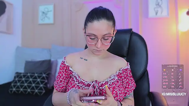 lucy neil online show from March 2026 02:38:02 AM