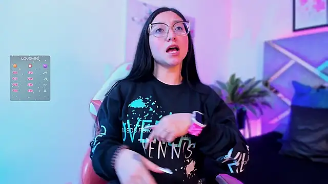 lucy neil online show from November 2025 02:37:02 AM