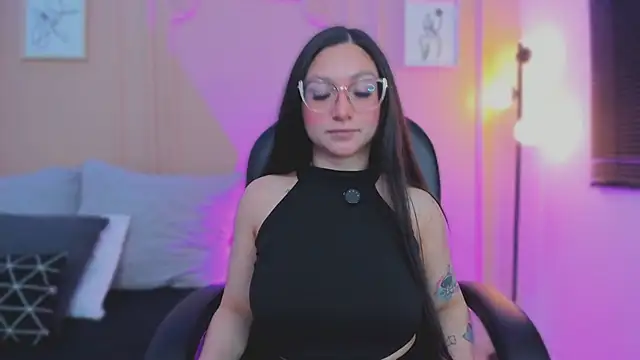 lucy neil online show from March 2026 02:35:01 AM